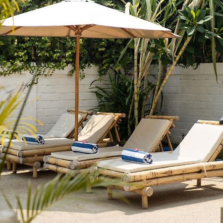 The White Bay Lombok Apartment Kuta  Exterior photo